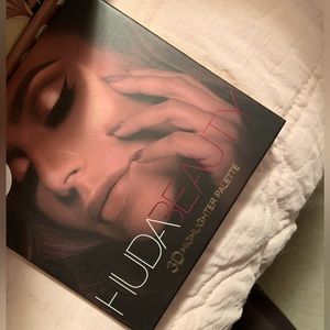 Buds beauty highlighter palette never used brand new